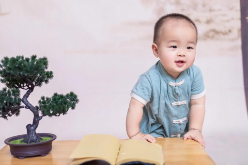 林州宝宝爱吐奶是什么原因